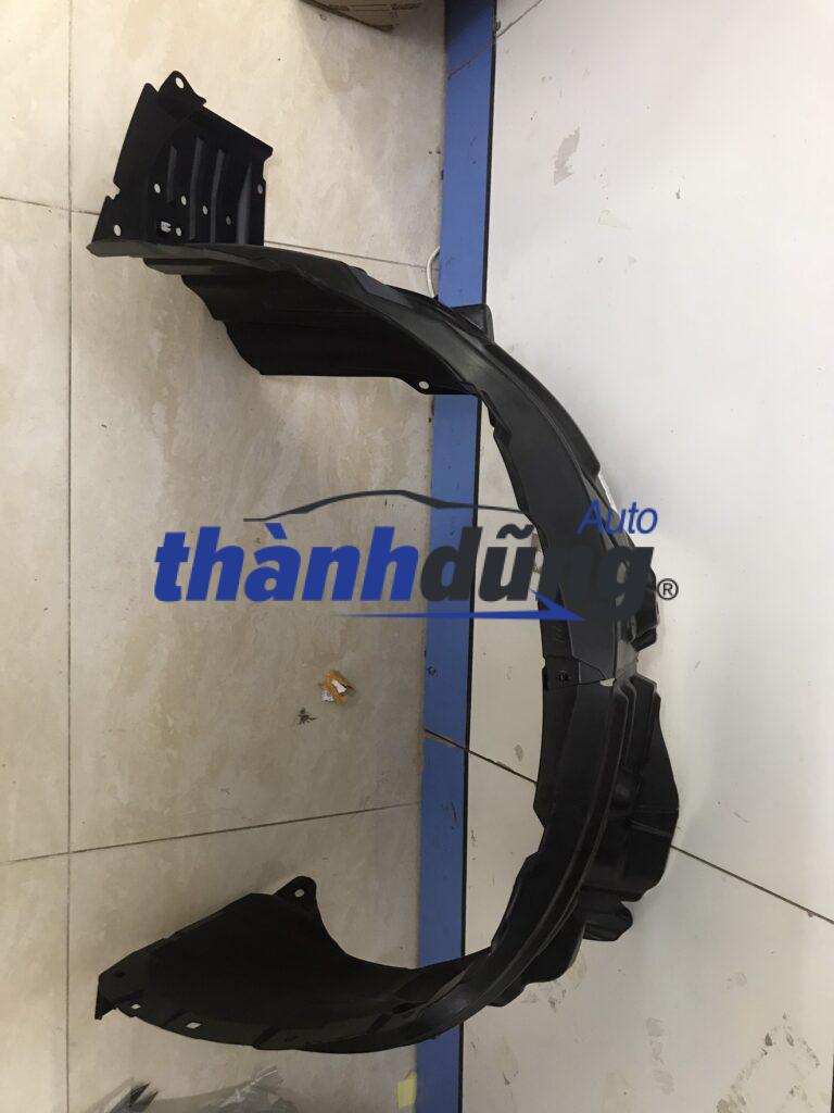 LÒNG DÈ TRƯỚC LÁI XE TOYOTA CROSS