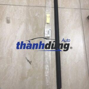 NẸP CHÂN KÍNH NGOÀI XE FORD FOCUS