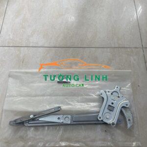 UR5758590A | COMPA LÊN KÍNH XE BT50 2006