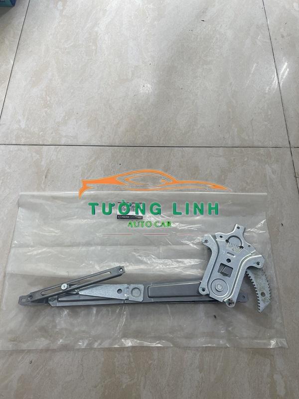 UR5758590A | COMPA LÊN KÍNH XE BT50 2006