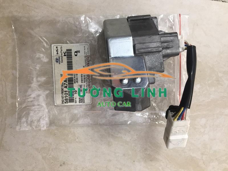 819001R700 | KHÓA CỔ VÔ LĂNG HYUNDAI ACCENT 2013