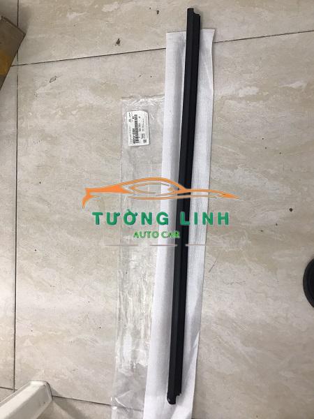 822101C001 | NẸP CHÂN KÍNH HYUNDAI GETZ 2008