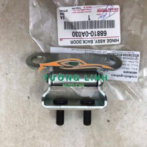688100A030 | BẢN LỀ CỐP SAU TOYOTA CROSS 2020