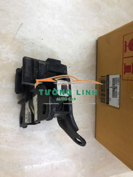 D65239070B | CHÂN MÁY HỘP SỐ MAZDA 2 2010-2014