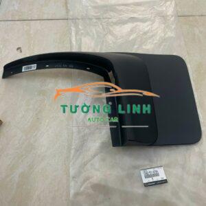 1D0251870A | CHẮN BÙN BÁNH SAU MAZDA BT50 2013-2017