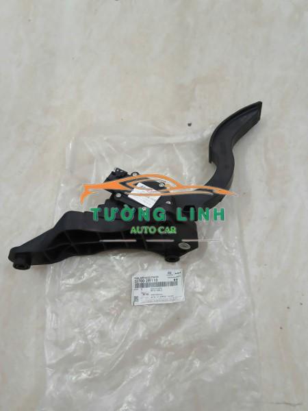 BÀN ĐẠP CHÂN GA XE HYUNDAI SANTAFE 2006-2012 | 327002B110