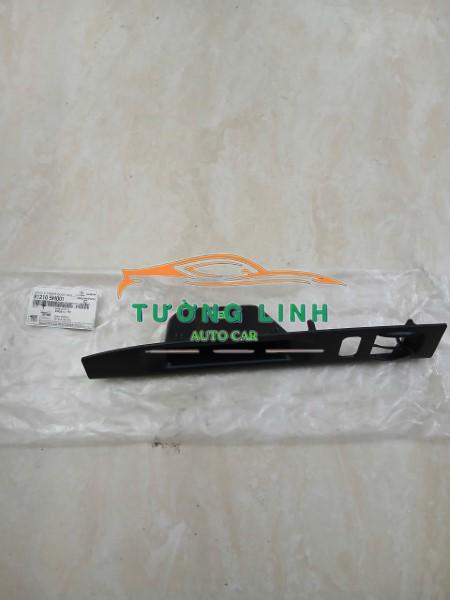 ỐP CÔNG TẮC LÊN KÍNH XE HYUNDAI HD65 1998-2014 | 812105H001