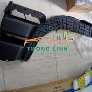 BỆ DẴM CHÂN XE HYUNDAI HD370 | 869307C000
